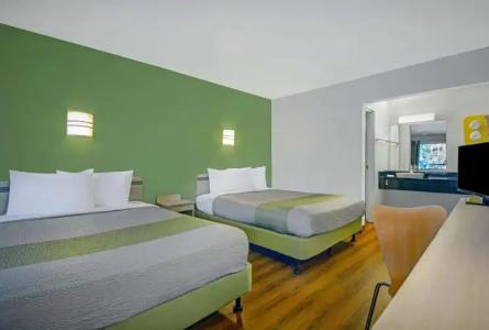 Comfort Suites Tallahassee Downtown - 2