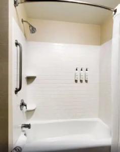 Fairfield Inn & Suites by Marriott Tallahassee Central - 10