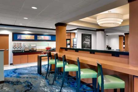 Fairfield Inn & Suites by Marriott Tallahassee Central - 14