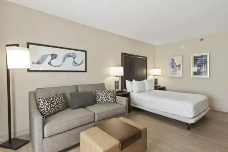 DoubleTree by Hilton - 41