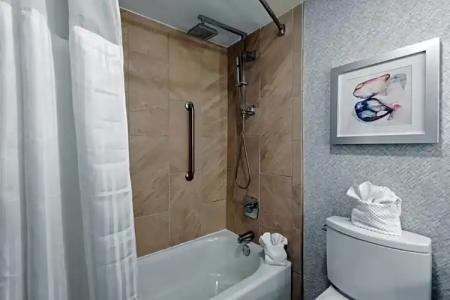 DoubleTree by Hilton - 51