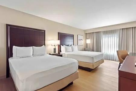 DoubleTree by Hilton - 50