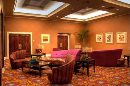 DoubleTree by Hilton - 1