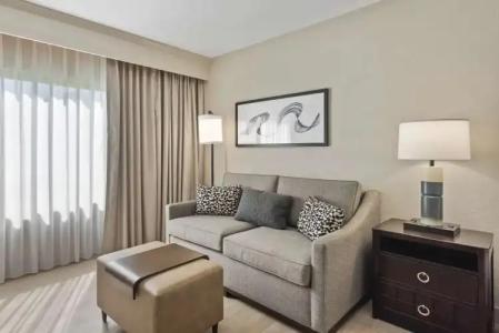 DoubleTree by Hilton - 32