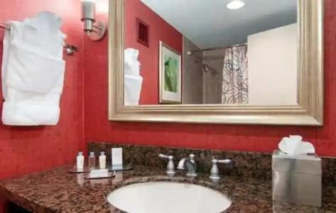 DoubleTree by Hilton - 45