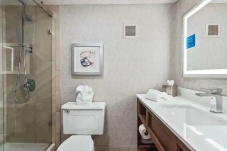 DoubleTree by Hilton - 8