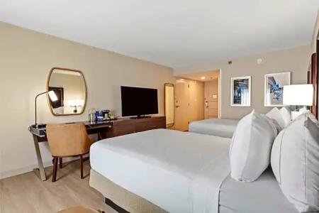 DoubleTree by Hilton - 48