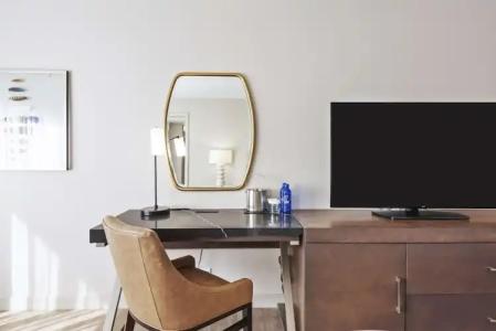 DoubleTree by Hilton - 59