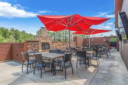 DoubleTree by Hilton - 23