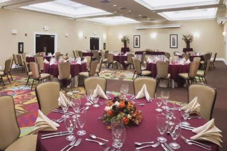 DoubleTree by Hilton - 25