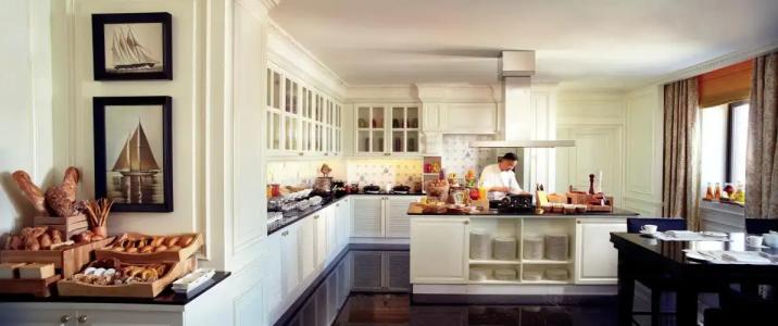 The Ritz-Carlton, - 11