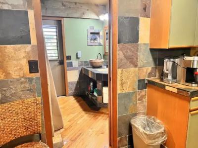 Maui What a Wonderful World Bed & Breakfast - 45