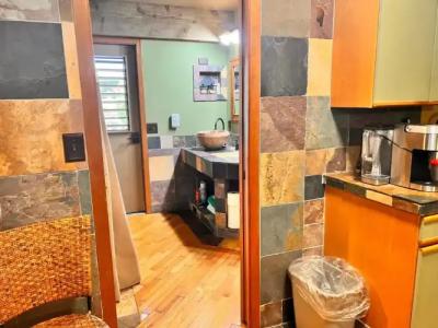 Maui What a Wonderful World Bed & Breakfast - 40