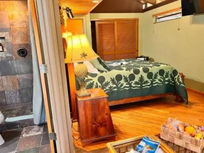 Maui What a Wonderful World Bed & Breakfast - 33