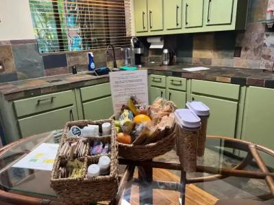 Maui What a Wonderful World Bed & Breakfast - 23