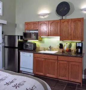 Hideaway Cove Poipu Beach - 16