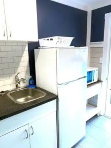 Crystal Sands Motel - 45