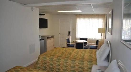 The Islander Motel - 6