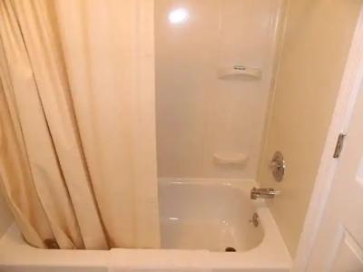 Franklin Terrace Motel - 6