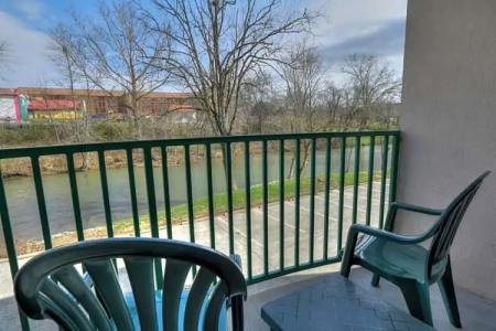 Pigeon River Inn - 63