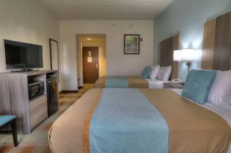 Pigeon River Inn - 104