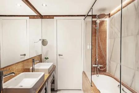 Claris & Spa GL, a Small Luxury of the World - 9