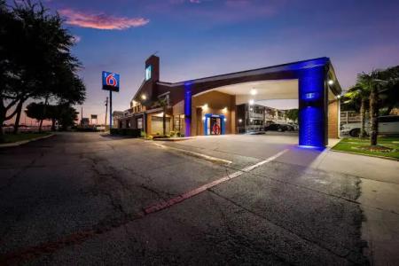 Motel 6 Plano, TX - Plano Northeast - 15