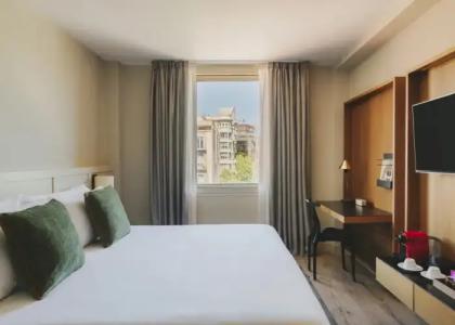 Catalonia Boulevard - 109