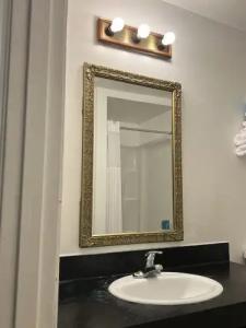 Columbus Motor Inn - 33