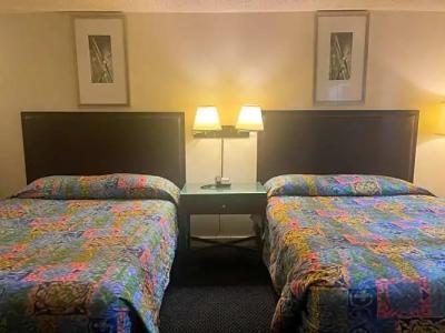 Columbus Motor Inn - 17
