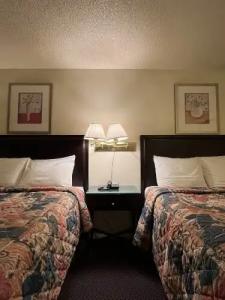 Columbus Motor Inn - 36
