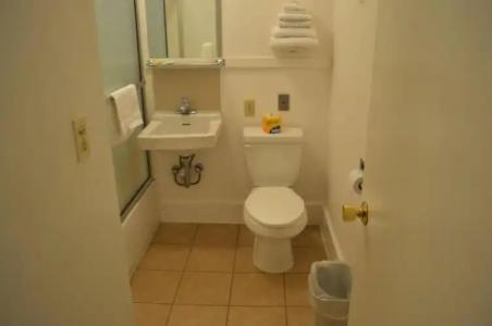 Columbus Motor Inn - 8