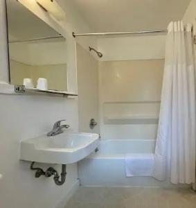 Columbus Motor Inn - 27