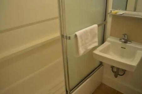Columbus Motor Inn - 9