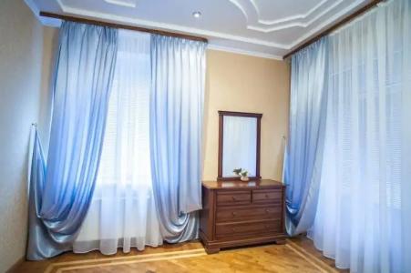 Complex Uhnovych - 8