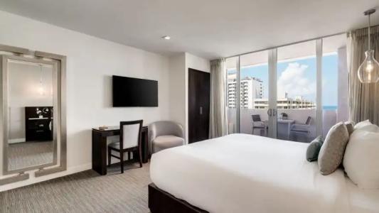 Iberostar Waves Berkeley Shore - 53