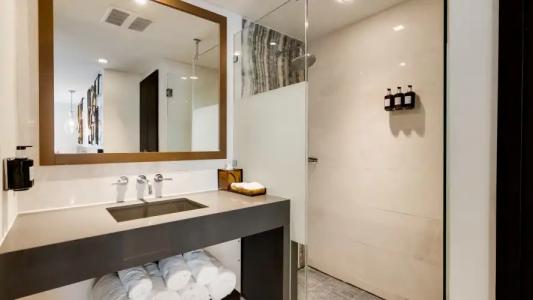 Iberostar Waves Berkeley Shore - 73