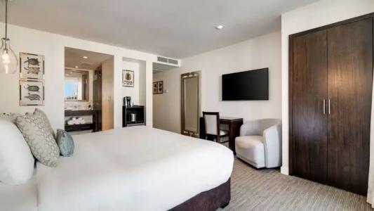 Iberostar Waves Berkeley Shore - 54