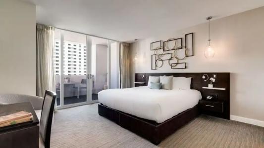 Iberostar Waves Berkeley Shore - 56