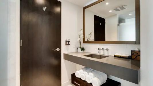 Iberostar Waves Berkeley Shore - 66