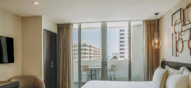 Iberostar Waves Berkeley Shore - 38