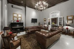 Maniumpathy Hotel, Colombo