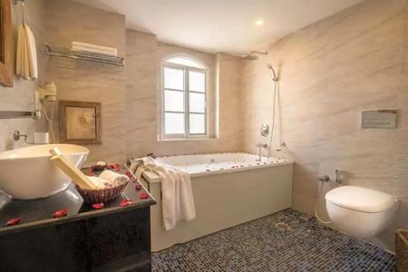 Glacier and Spa - 68