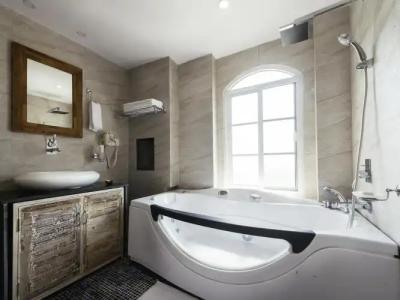 Glacier and Spa - 58