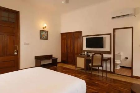 Suisse Kandy - since 1890 - 36