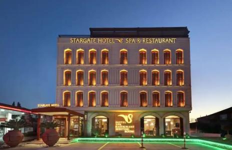 Stargate & Spa - 2