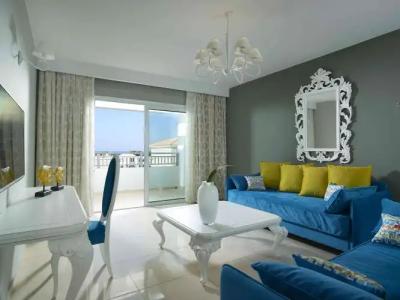 Anemos Luxury Grand Resort - 3