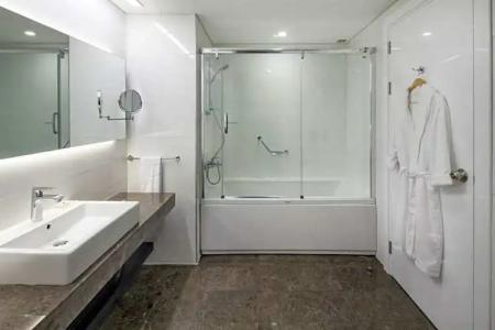 Ramada & Suites by Wyndham Izmir Kemalpasa - 119