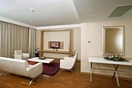 Ramada & Suites by Wyndham Izmir Kemalpasa - 122