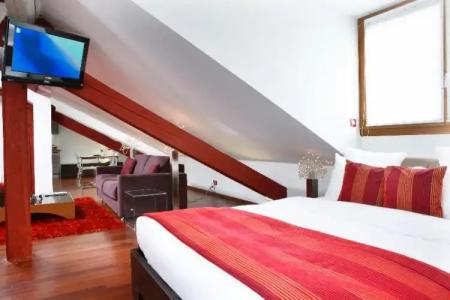 La Cour Des Augustins Boutique Gallery Design - 28